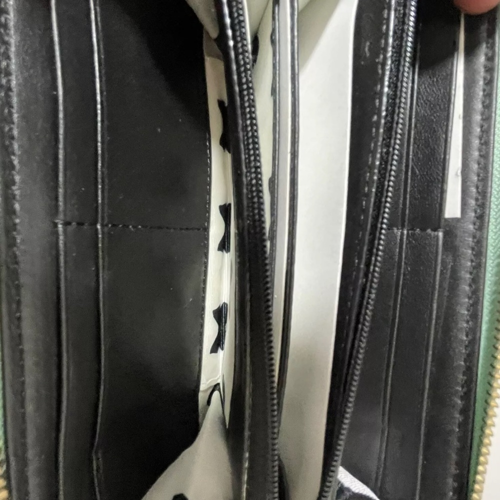 Kate Spade Patent Leather Long Zip Wallet Mint Green With Black Bow - Picture 6 of 9